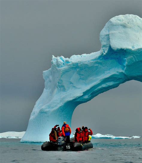 iridium pilot® aids antarctic rescue of stranded american scientists