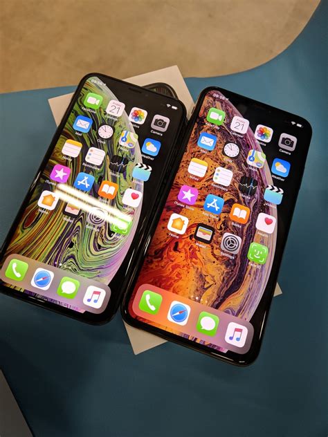 ray  twitter  iphone xs xs max space grey  gold apple