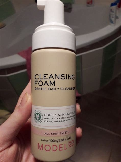 modelco cleansing foam gentle daily cleanser  beauty