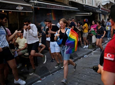Turkish Police Fire Tear Gas At Banned Istanbul Lgbt Pride Parade