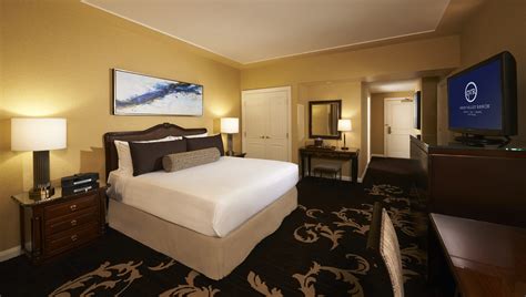 Hotel Rooms In Las Vegas Deluxe King Room Green Valley