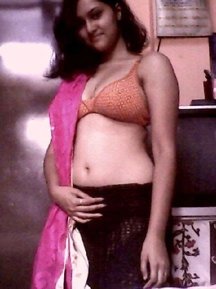 up wali bhabhi boobs ke jalwe dikha rahi he sex pics antarvasna indian sex photos