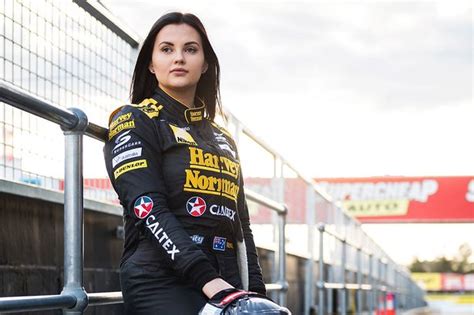 Racing Driver Turned Onlyfans Babe Renee Gracie Shows Off Stunning Body