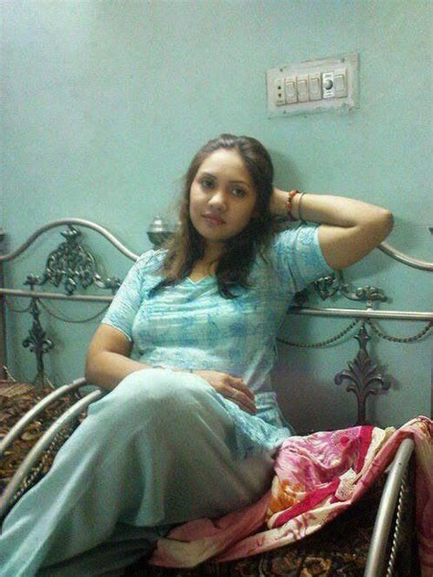 Pakistani Beautiful Desi Girls Bedroom Hot Pictures With