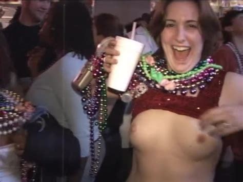 girls expose breasts for beads at mardi gras free porn 0e