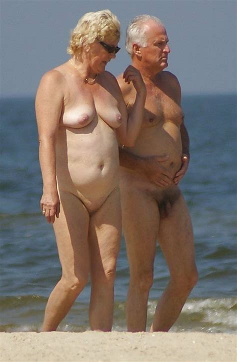 voyeuy senior naked couple