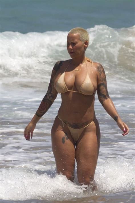 amber rose shows her big tits the fappening 2014 2019 celebrity photo leaks