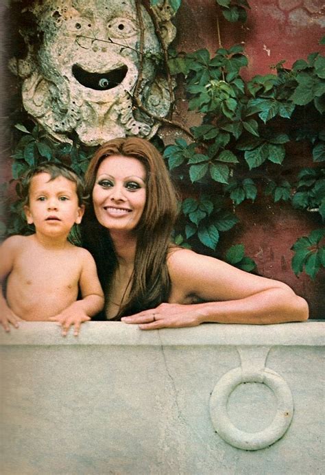 Sophia Loren And Son Carlo Ponti Jr At Home Ca 1969 Sophia Loren