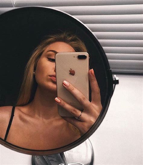 ᴇᴍᴍᴀ ᴡᴇᴇᴋʟʏ ☆ Cute Instagram Pictures Mirror Selfie Poses Instagram