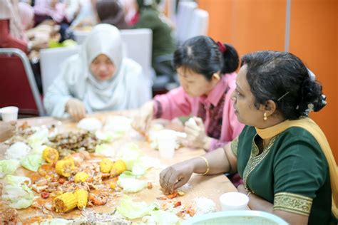 pemupukan perpaduan keluarga malaysia melalui kepelbagaian makanan tradisional