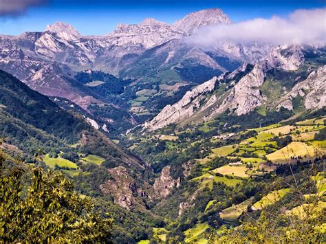 viaje por las encantadoras montanas de espana vistade espana