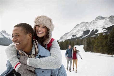 10 Adorable Winter Date Ideas That Will Cure Cabin Fever