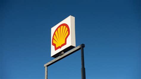 shell reports earnings   billion   highest profit