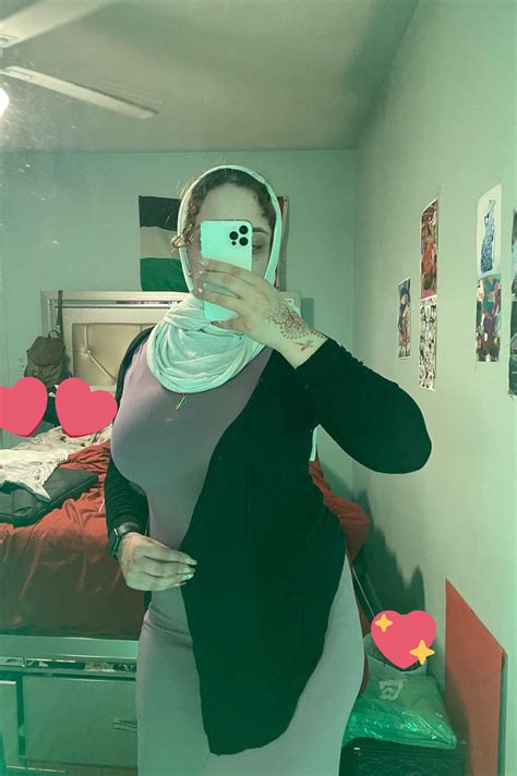 Busty Hijabi 😍 Scrolller