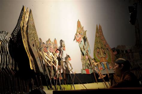 pergelaran wayang kulit lakon mudhune sumping wijaya kusuma cak durasim