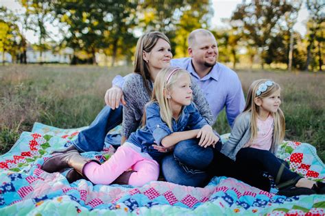 allix ruby lifestyle love photographer  jeans family portraits northeast tx family