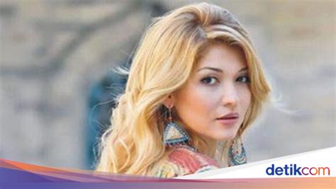Pesona Kecantikan Khas Wanita Uzbekistan