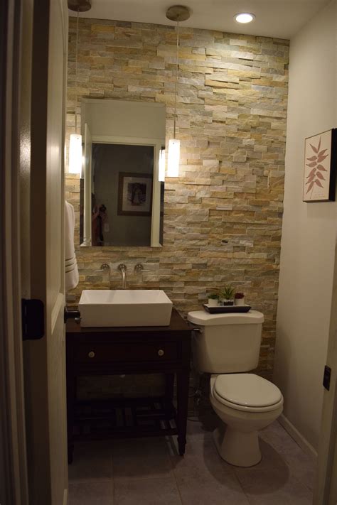 Loving The Stacked Stone Wall And Vessel Sink Diseño Baños Pequeños