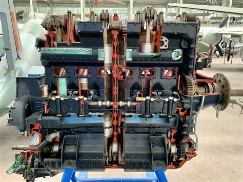opposed piston engine  pistons  cylinder junkers jumo  diesel airplane engine