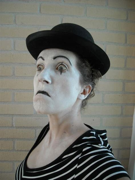 mime artist bussum mime act roaming entertainment