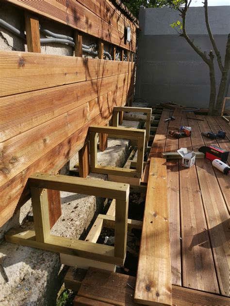 fabriquer une terrasse en bois sur sol meuble latelier par brico prive