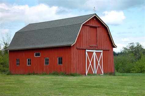 barns   painted red