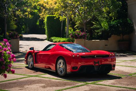 ferrari enzo sets record    expensive car sold    auction carscoops