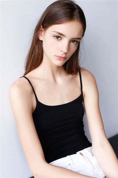 teenage models photos delilah hamlin robin holzken