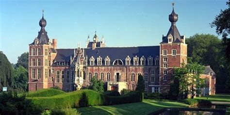 pin van isistinkelenberg op university   belgie op reis steden