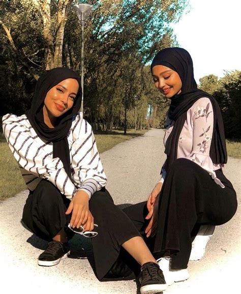 pin by azizikong on the beauty of hijab in 2020 best friends forever