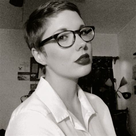 pixie hairstyle with glasses girls who wear glasses