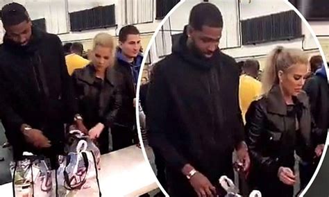 khloe kardashian reunites with tristan thompson in cleveland to hand out turkey dinners daily