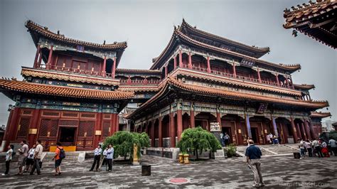 jade buddha temple   buddhist temple located  shanghai china
