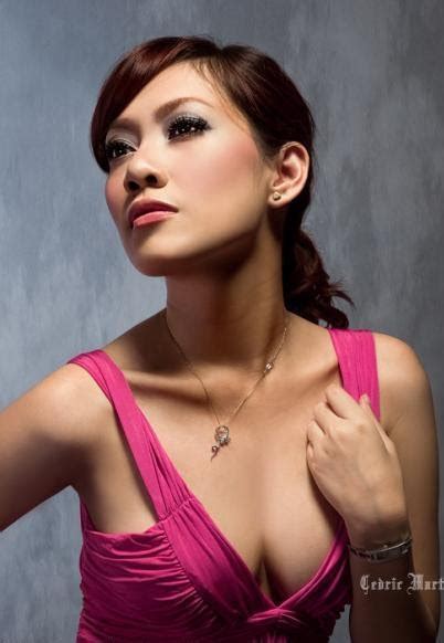 asian hot celebrity ratih kusuma indonesia fhm model on cover girl magazine online from