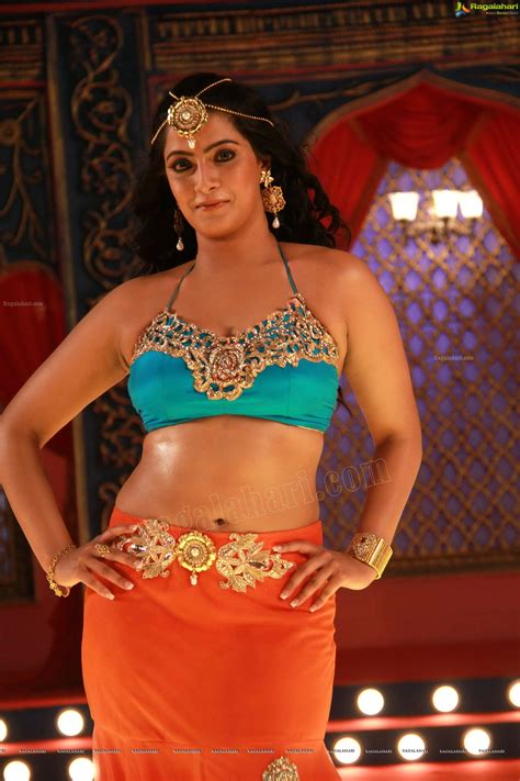 Actress Varalakshmi Hot Pics Movie Gallery Actress Varalakshmi