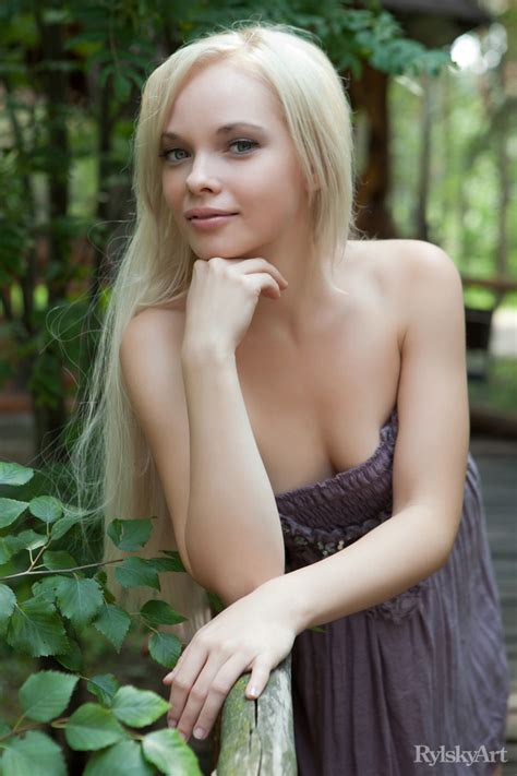 feeona nude blonde bottomless outdoor rylskyart 12 redbust