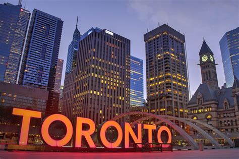 explore top travel attractions  toronto  holiday trip india imagine