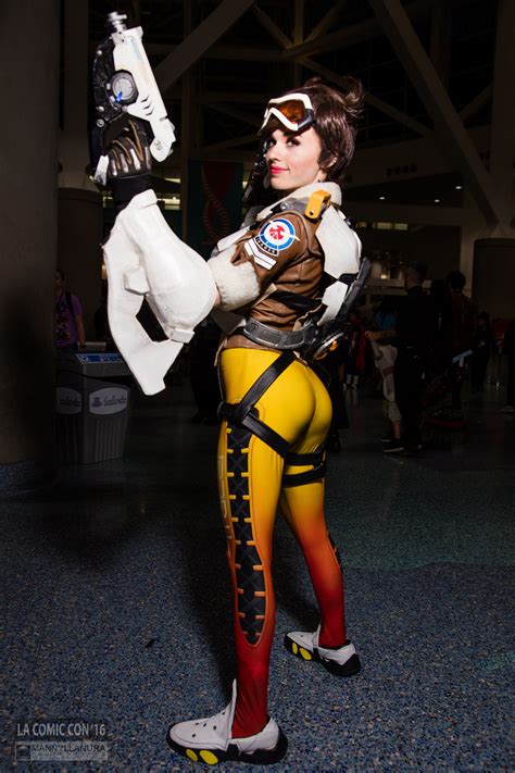 Overwatch Tracer Cosplay By Amouranth Gaming