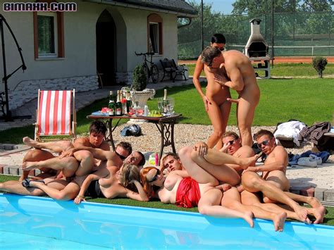 bisexual orgy with hardcore mmmf daisychain fucking from bimaxx pichunter