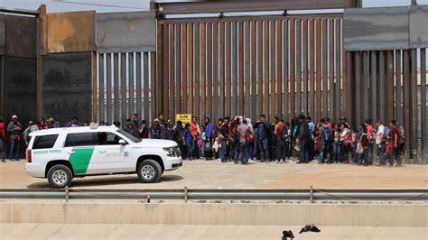 border crossing  asylum seeking migrant families hit record  april