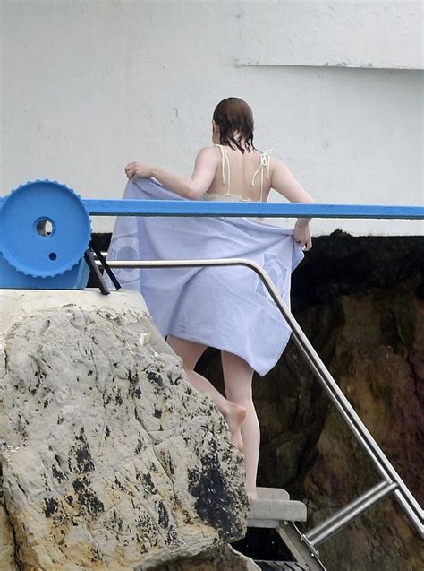 actress emma stone showed her ass in bikini scandal planet