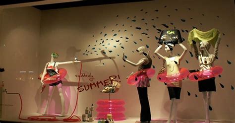 Ideas For Summer Window Displays Boutique Window