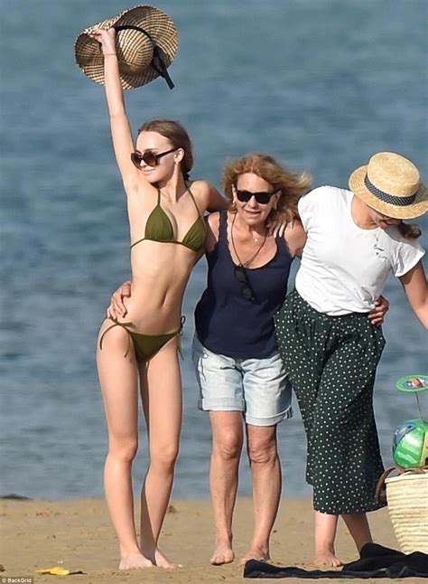 Lily Rose Depp And Mom Vanessa Visit A French Island Daily Mail Online