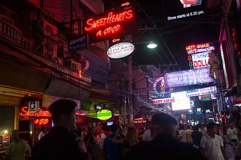 gangs of transsexual sex workers are attacking tourists in thailand