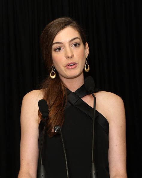 Is Anne Hathaway A Lesbian Milf Stream