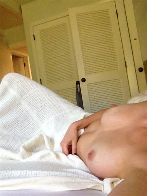 lizzy caplan nudes leaked online will blow your mind 34 pics
