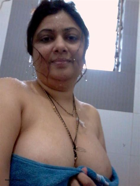 desi bhabhi selfie saree photo andhramania
