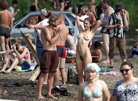 festival nudes woodstock and others 15 pics