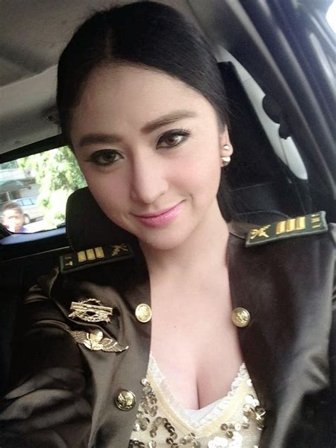 Dewi Persik Hot Selfie Foto Galeri Zona Artis Lagi