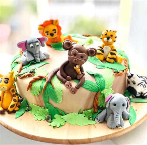 jungle theme cake jungle theme cakes themed cakes cake